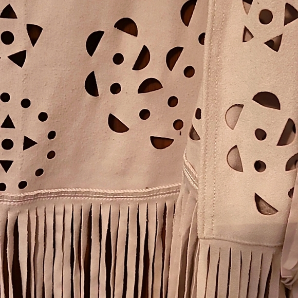 NWOT Hollister cutout suede fringed vest M - Picture 3 of 4
